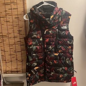 Rare NWT Women's North face snowboarding vest 500-800 down